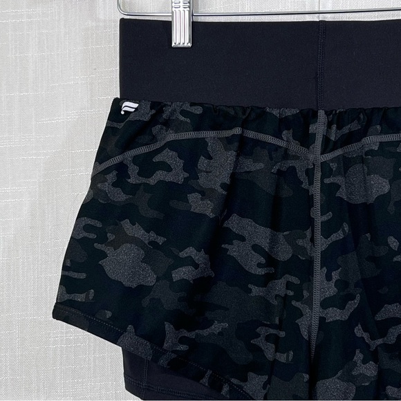 Fabletics Olesia Camo Gym Workout Athletic Double Shorts Sz S - Picture 7 of 10